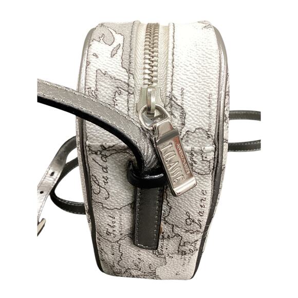 Alviero Martini Bag Women’s 1 Size Heart Shape Crossbody Leather World Map White - Picture 4 of 10